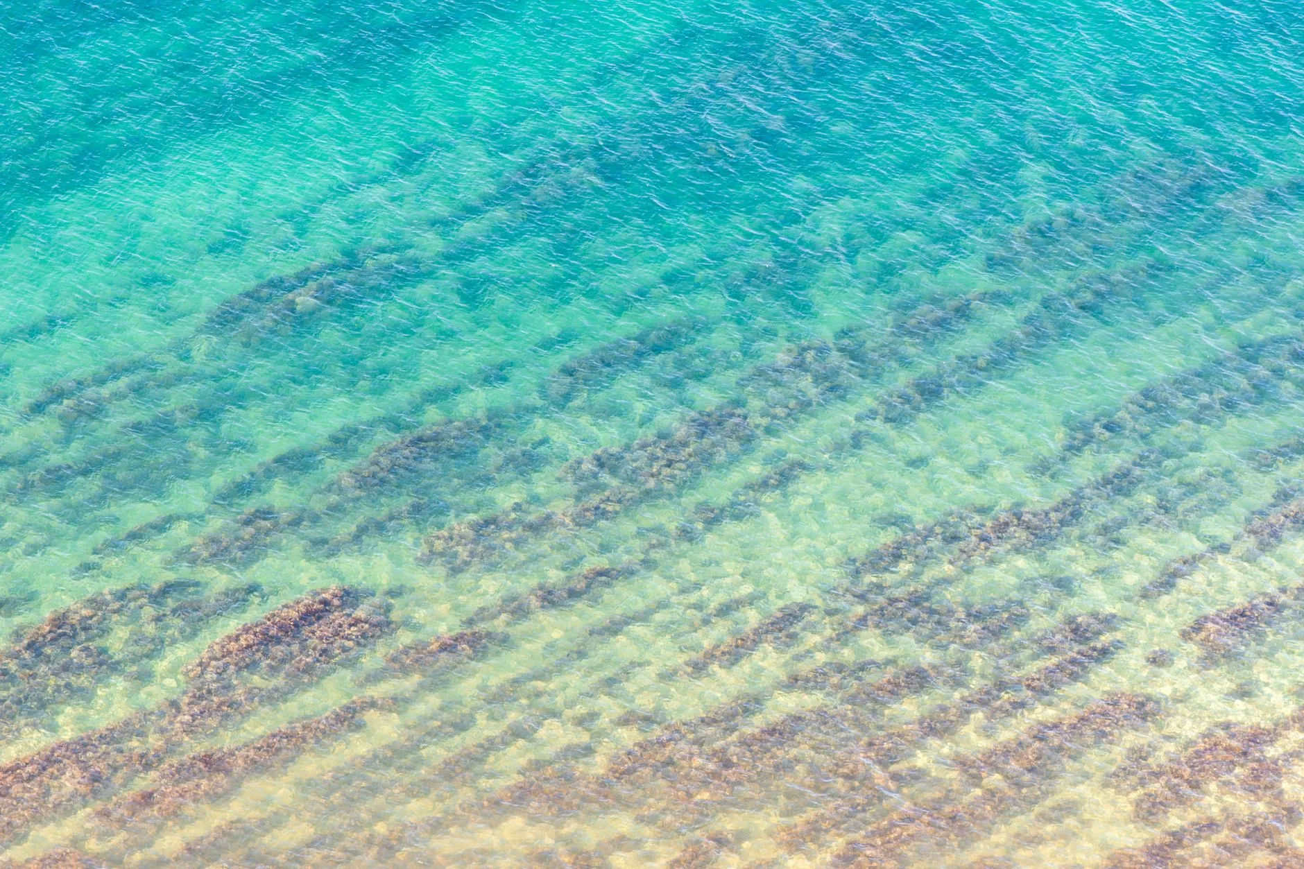 Lagon turquoise et plage en Nouvelle-Calédonie